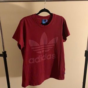 Maroon adidas t shirt